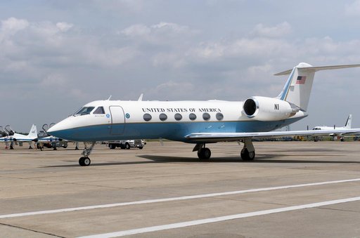 International Space Station Expedition 6 crew arrival at Ellington Field for crew return to JSC.