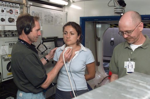 Tokarev HRF training in Destiny mockup at JSC for Expedition 8