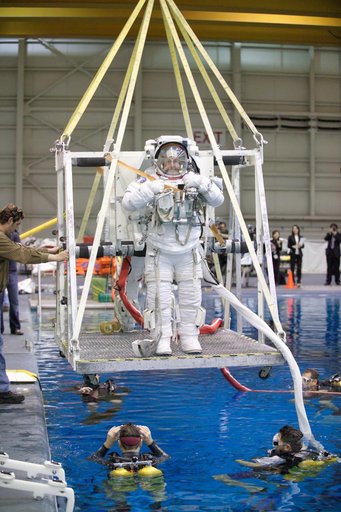 STS-114 Media Day at the NBL