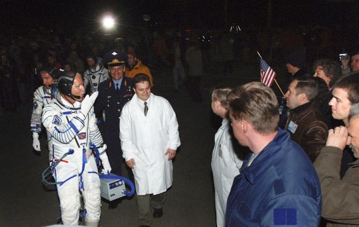 Expedition 11 Preflight images