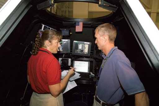 STS-115 Preflight Training - Robotic Arm Class in SES Dome