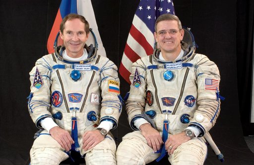 Soyuz TMA-7 / Expedition 12 crew