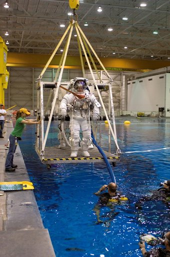 STS-116 NBL Training