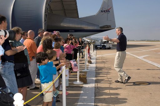 Exp. 12 Crew Return at Ellington Field