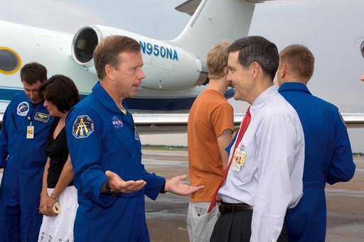 STS-121 Crew Return, Ellington