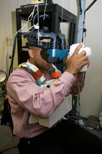 STS-116 Preflight Training, VR Lab