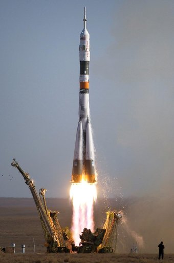 Expedition 14 Preflight Activities