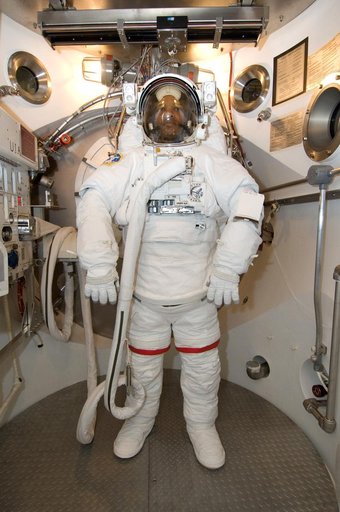 Crew Station Airlock Training, STS-116, SSATA Chamber