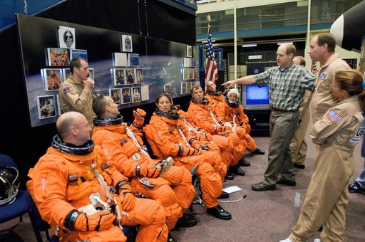 Photographic support for Media Services: STS-118 Emergency Egress Training Session at the FFT Mockup