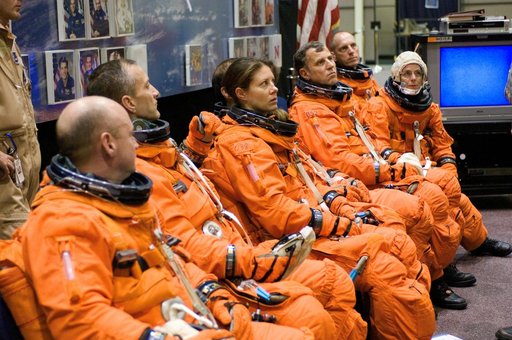 Photographic support for Media Services: STS-118 Emergency Egress Training Session at the FFT Mockup