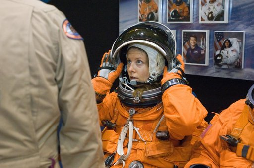 STS-118 Bailout Training with Expedition 15 Crewmember Clayton Anderson