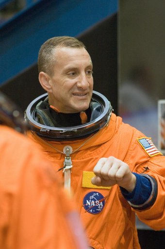 STS-118 Bailout Training with Expedition 15 Crewmember Clayton Anderson