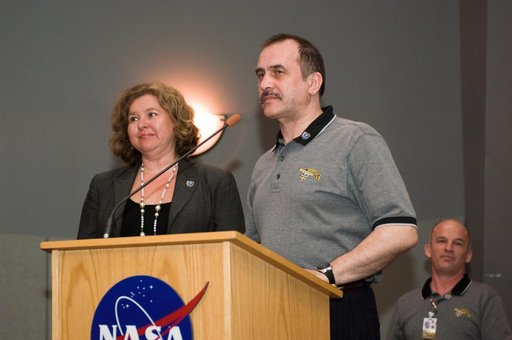 Expedition 13 Crew Return at Gilruth Center