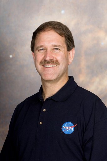 STS-125 Hubble Crew Press Conference and Group Photos