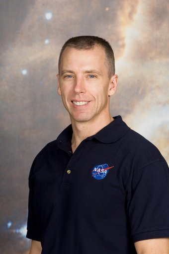 STS-125 Hubble Crew Press Conference and Group Photos