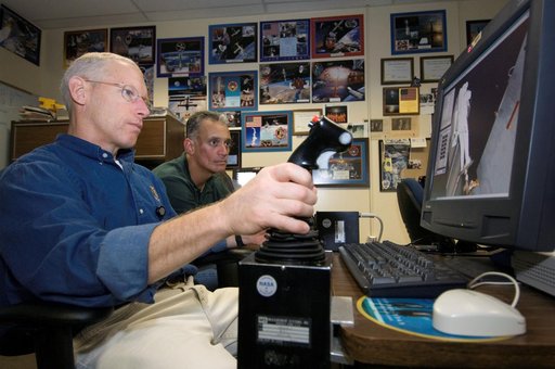 STS-EVA Mass Ops training of the STS-117 EVA crewmembers