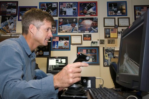 STS-EVA Mass Ops training of the STS-117 EVA crewmembers