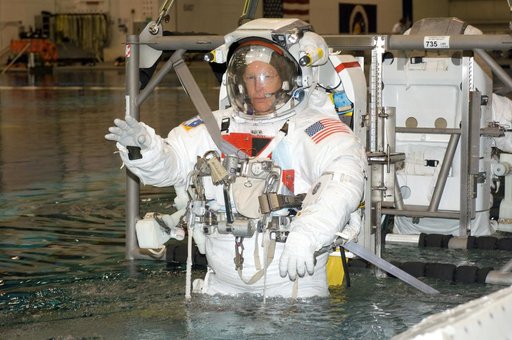 STS-117 Crewmembers Pat Forrester and Steve Swanson during training