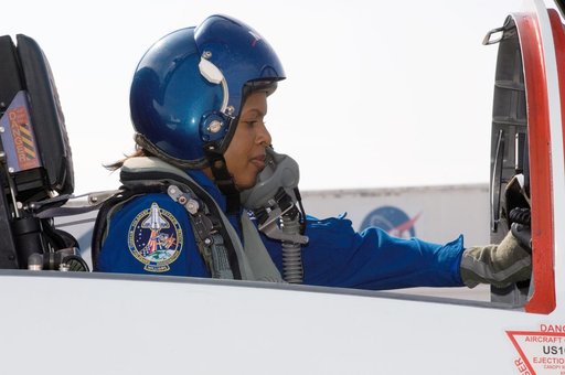 The crew of STS-116 leave from Ellington Field for KSC for prelaunch training