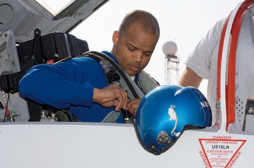 The crew of STS-116 leave from Ellington Field for KSC for prelaunch training