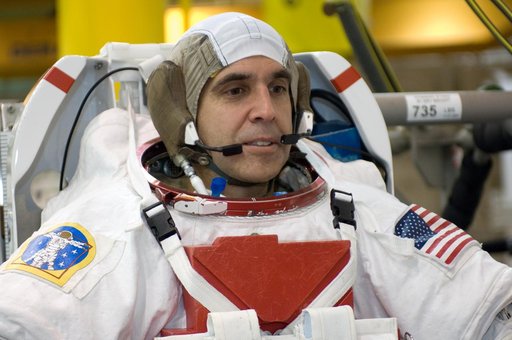 STS-118 Preflight Training for EVA 3 at the NBL