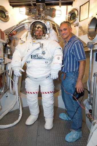 Crew Station Airlock Training, STS-117, SSATA Chamber, STB-SS-1810 (Swanson)