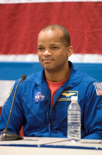 STS-116 Crew and ESA astronaut Thomas Reiter during Crew Return Ceremony