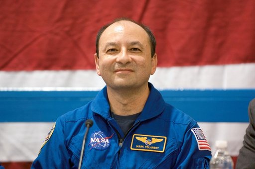 STS-116 Crew and ESA astronaut Thomas Reiter during Crew Return Ceremony