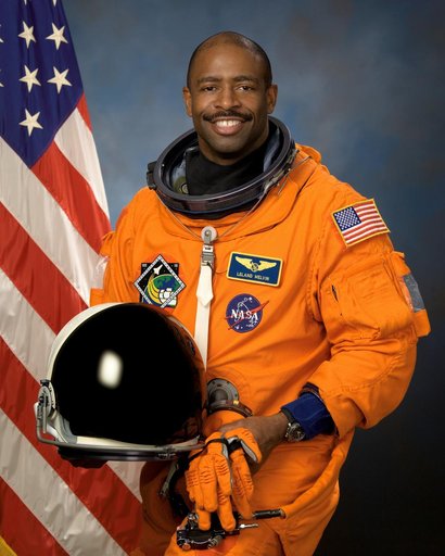 Official Portrait of Astronaut Leland Melvin