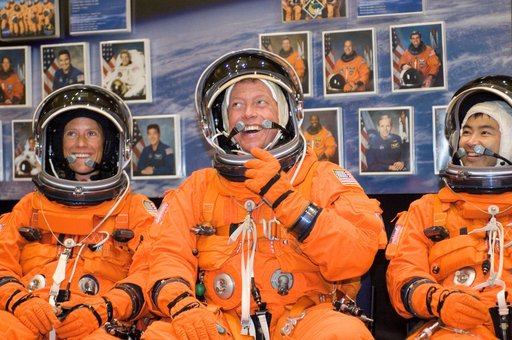 STS-124 egress payload training.Bldg.9,FFT