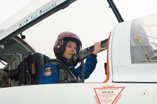 STS-118 Crew Members prepare to fly T-38s to KSC