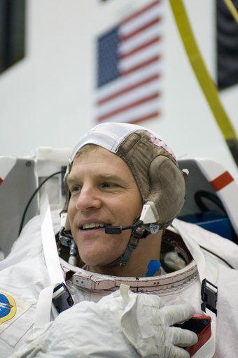 STS-120 Astronauts Scott Parazynski and Doug Wheelock at NBL