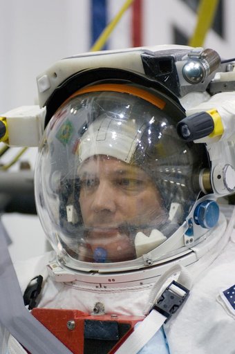 STS-120 Astronauts Scott Parazynski and Doug Wheelock at NBL