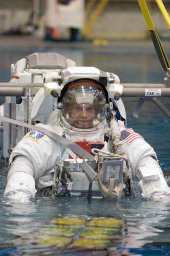 STS-120 Astronauts Scott Parazynski and Doug Wheelock at NBL