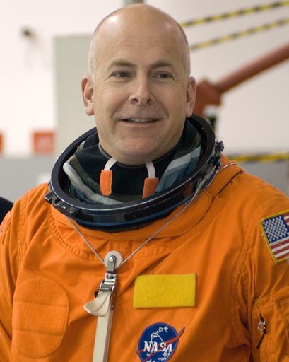 STS-122 Water Survival Training at the NBL