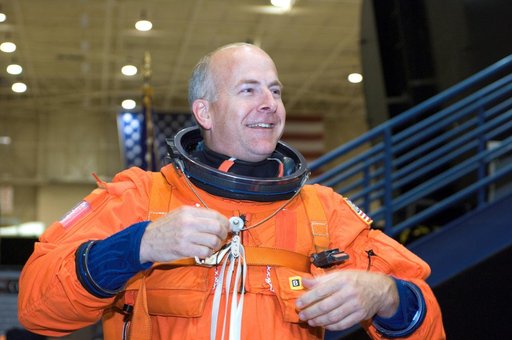 STS-122 Crew Members during Post Insertion / Deorbit Prepreparation in Building 9 NW