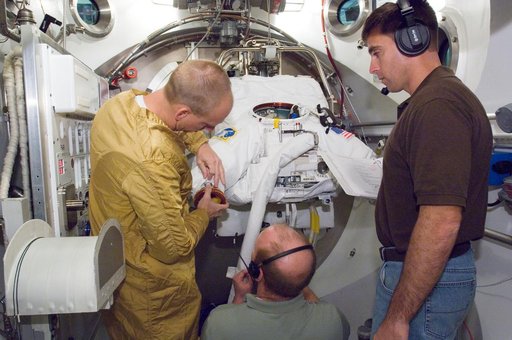Crew Airlock Training, INC-15, SSATA Chamber, STB-ST-797 (Anderson)