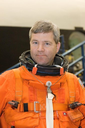 STS-122 crew during post-insertion and deorbit prep training in CCT II.