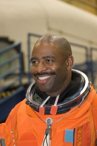 STS-122 crew during post-insertion and deorbit prep training in CCT II.