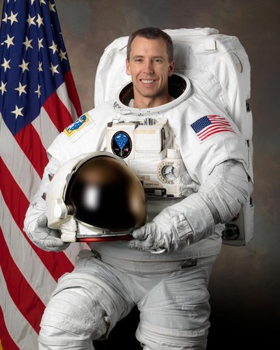Official Portrait of Astronaut Drew Feustel