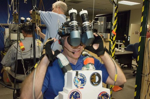 STS-126 crew during preflight VR LAB MSS EVA2 training