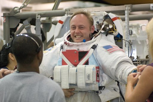 Expedition 18 crew member Koichi Wakata & Mike Fincke