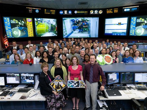 STS-124/1J ISS Orbit 2 flight control team portrait