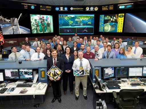 STS-124/1J ISS Orbit 3 flight control team portrait