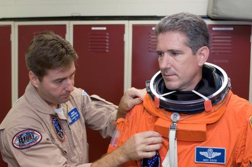 STS-125 Hubble Crew during their ASC/CAP/DESC Training