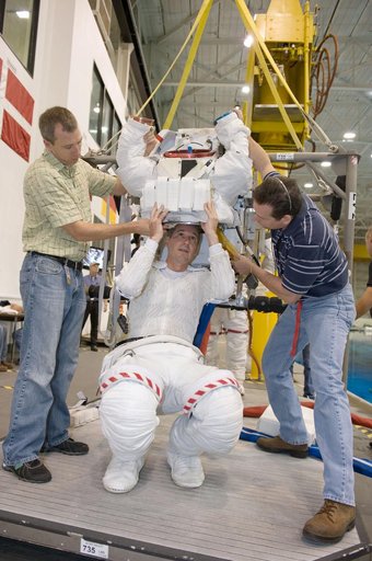 STS 125 crew training. Astronauts Massimino and Good