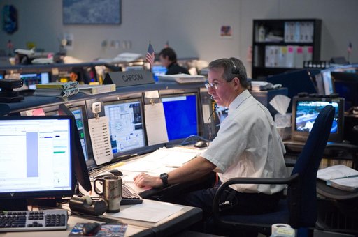 STS-126 Flight Controllers on Console - (Orbit Shift 1) - Bldg. 30 south.