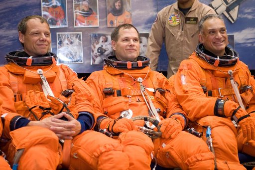 STS-128 Egress Training with Expedition 26 Crewmember