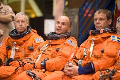 STS-128 Egress Training with Expedition 26 Crewmember