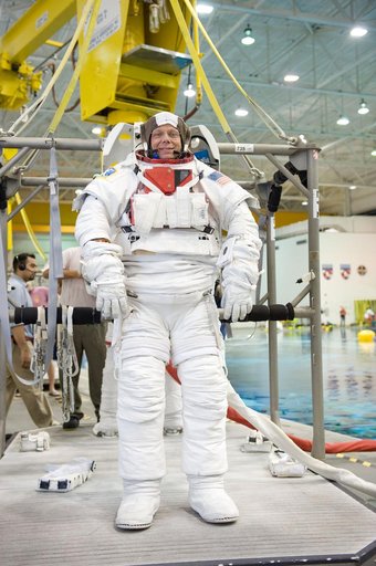 Preflight coverage of STS-128 crew members Danny Olivas and Christer Fuglesang